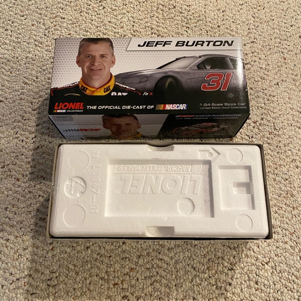 Autographed Jeff Burton NASCAR 1:24- Scale Stock Car - Picture 4 of 6
